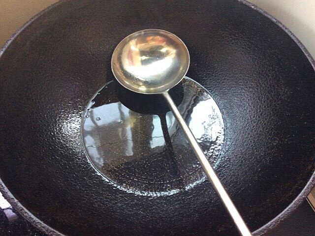 自制空心面（饺子皮版）,起锅热油