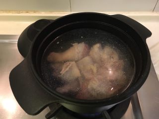 咸菜鸡汤,重新进汤锅，加水1200cc