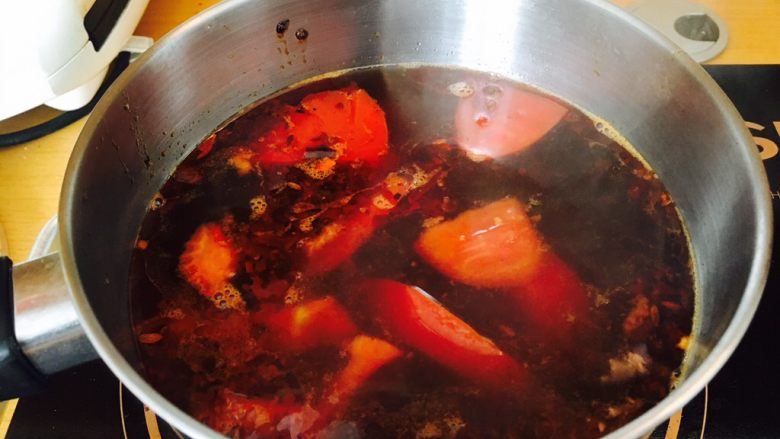 10分钟就好的美味菜谱,将西红柿放入锅中
