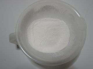 麻薯华夫饼（酵母版）,麻薯的材料的粉类筛入盆中。