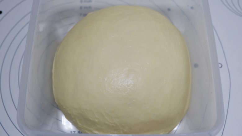 培根芝士华夫饼,取出面团发酵至2倍大