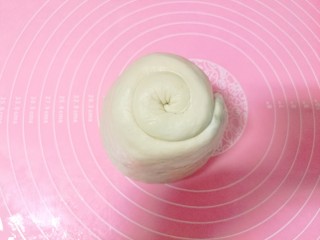 油酥葱花饼,将面团直立起来。