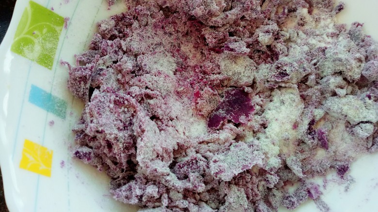 紫薯/红薯芝麻球,糯米粉和紫薯泥充分的混合
