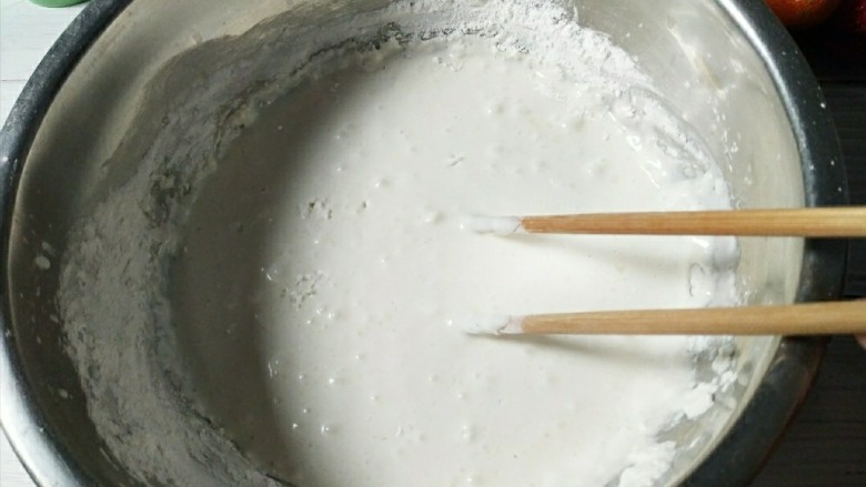 营养的缤纷糯米糍,搅拌均匀，上锅蒸二十分钟。