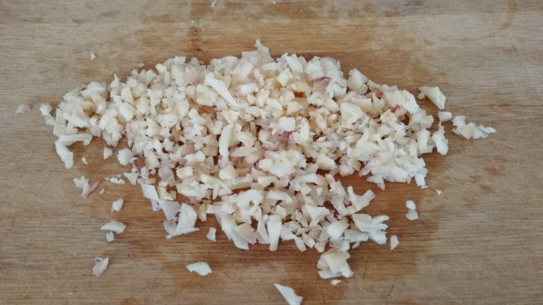 鱼片+小海米营养粥,鱼片切碎