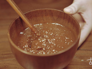 【明·酱牛肉】武松最爱的江湖下酒菜,干黄酱用水调开入锅；