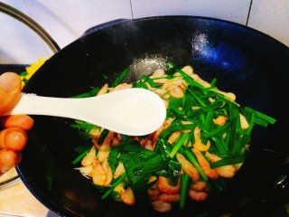 家常菜+韭菜炒小白虾,加点白糖提鲜