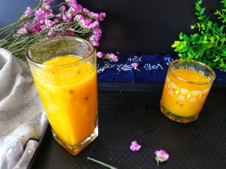 百香果+芒果苹果汁,照个相吧，有颜值有营养。