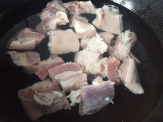 美味的肉夹馍,猪肉冷水下锅沸水去腥