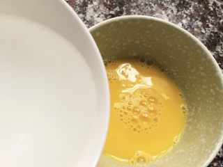 辅食计划+西兰花蛋羹,加入两倍的温水
