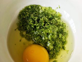 辅食计划+西兰花蛋饼,打入一个鸡蛋