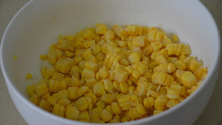 黄金玉米烙,所有玉米粒都搓散，玉米粒的状态保证是一粒一粒的。