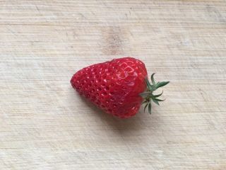 草莓牛奶布丁🍮,草莓一颗