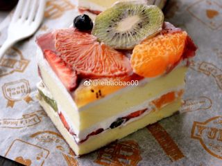水果果冻蛋糕,切块享用吧。