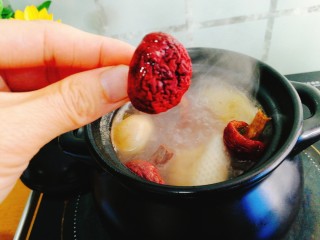 辅食计划+乳鸽红菇汤,加入红菇