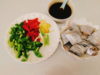 家常菜+红烧带鱼,食材准备妥妥的