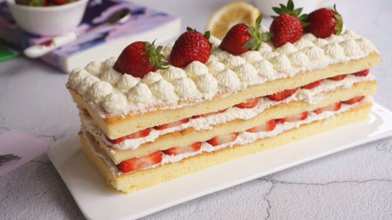 草莓层叠蛋糕