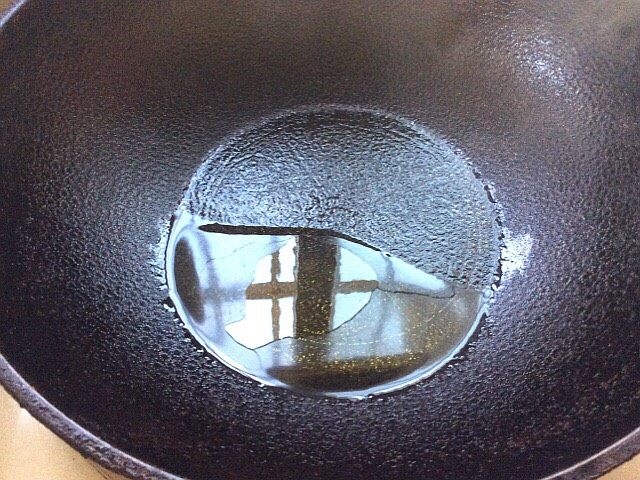 荷叶小米蒸排骨,起锅热油