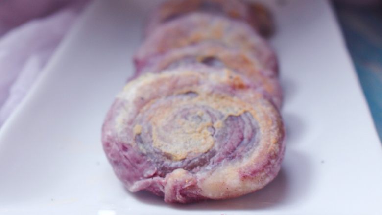 旋风紫薯油酥烧饼,一款集颜值和美味一体的烧饼就完成啦