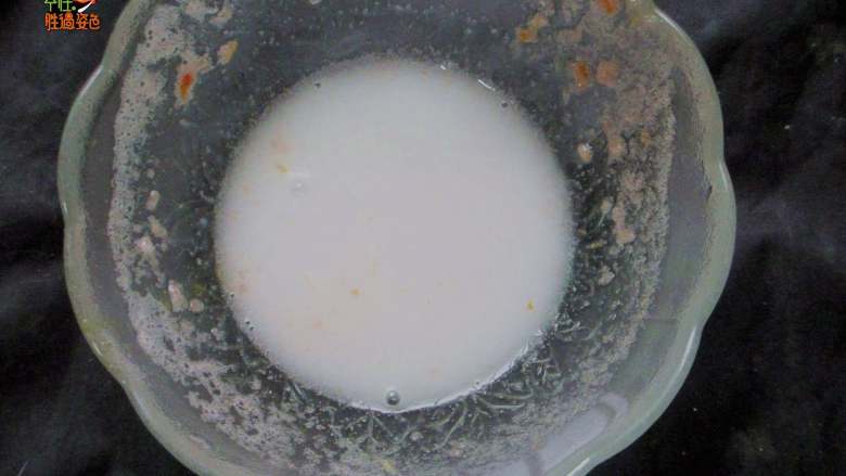 无油版 番茄鸡蛋葱花汤,准适量的水淀粉