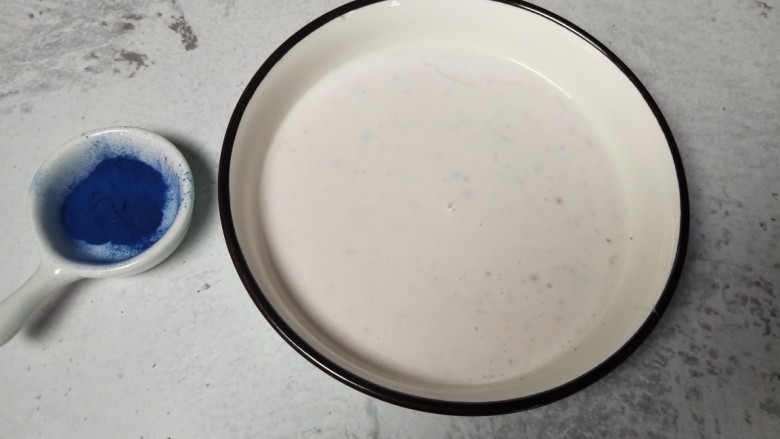 青花瓷~Smoothie bowl,准备藻蓝蛋白。