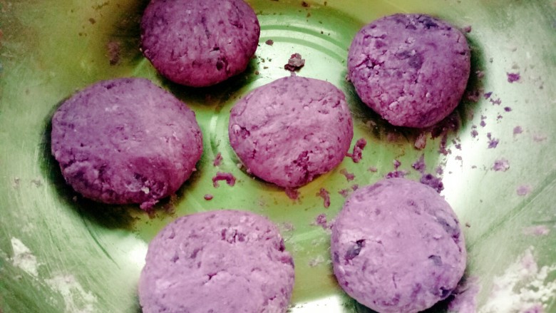 紫薯糯米饼,分成等份