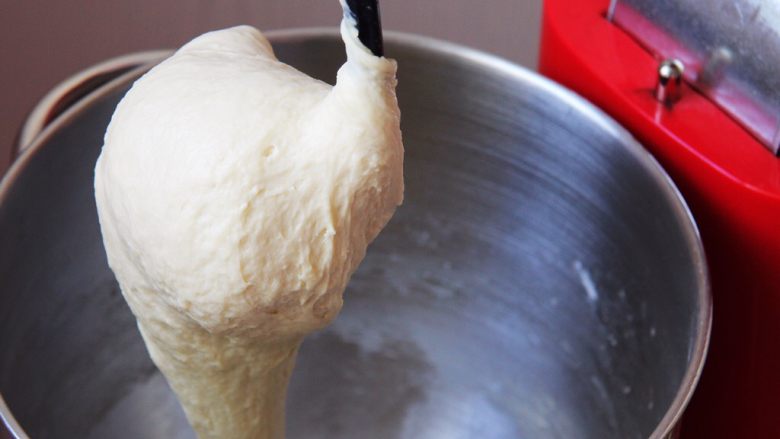 酸奶吐司面包,面团光滑细腻，可以出膜。