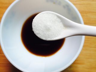 #菌类料理#金针菇拌海蜇,1茶匙白糖