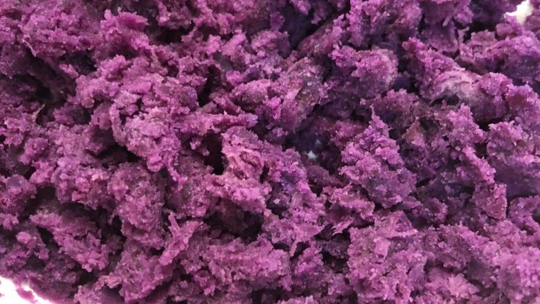 棒棒糖馒头,蒸熟的紫薯压成泥