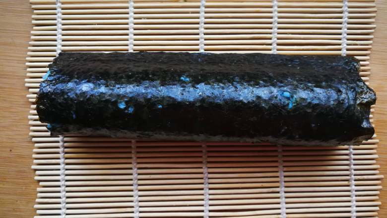 花朵寿司【蓝色系】,压实后打开卷帘。