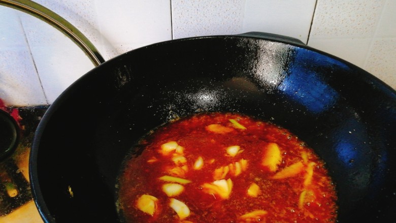 家常菜+红烧小黄花鱼,煮开