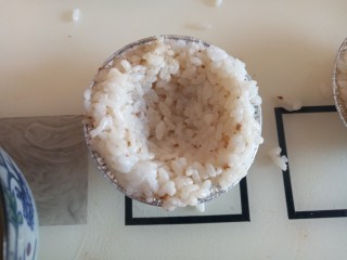 辅食:时蔬米饭挞,按下一个凹槽