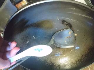 菌类料理+温润三菇汤,锅内剩余油分+一小勺菇油重新起锅