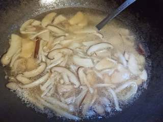 菌类料理+温润三菇汤,加水，改大火