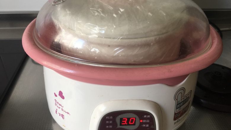 陈皮柠檬膏,一定要隔水炖，期间需开锅搅拌搅拌，炖12至15个小时，直至粘稠
