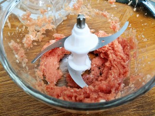 梅菜蒸肉饼（蒸蛋器版）,猪肉放搅碎机绞肉碎