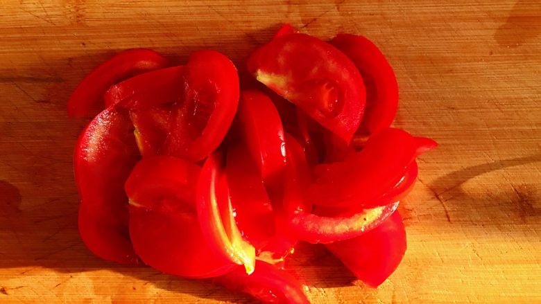 营养教授说番茄炒蛋加一物，人人称赞，成为你家的得意料理！,<a style='color:red;display:inline-block;' href='/shicai/ 3551'>西红柿</a>切成。