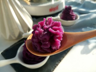 奶香紫薯泥,做起来是不是很简单呐！