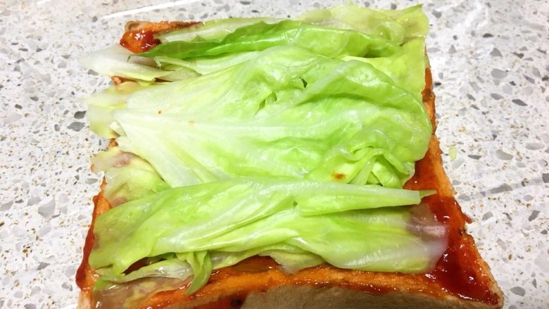 高颜值巨无霸三明治,放一层青菜
