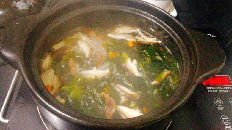 菌类料理+芙蓉鲜蔬汤,再次煮开