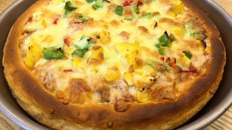 超正宗的必胜客披萨🍕做法,面饼超级酥脆，和必胜客的厚饼披萨一模一样