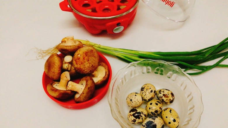 菌类料理+香菇蒸鹌鹑蛋,食材准备好