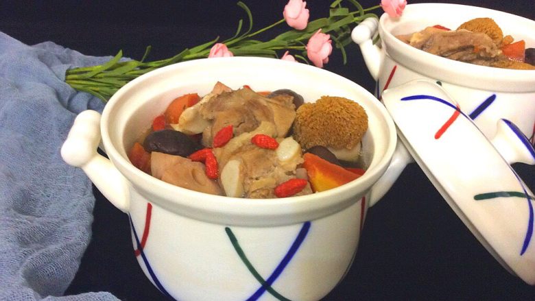 菌类料理+隔水炖猴头菇香菇排骨汤,成品图