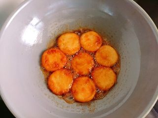 红糖麻糍,收汁时可以晃动平底锅，以防面团粘锅