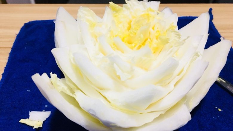 仪式感的宴席菜-莲花翡翠卷,侧面看是这样的