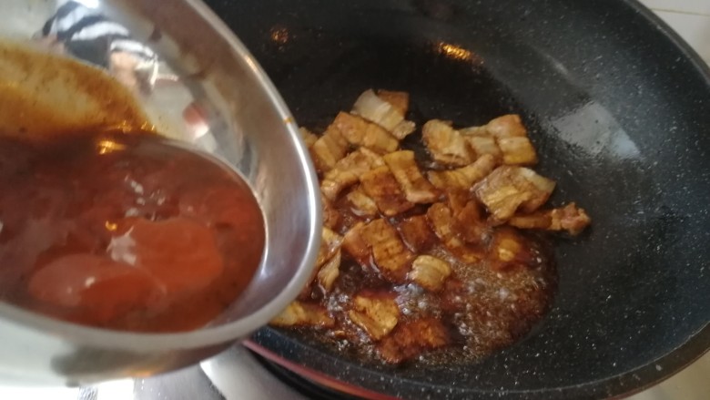 回锅肉香辣土豆片,加韩式辣椒酱