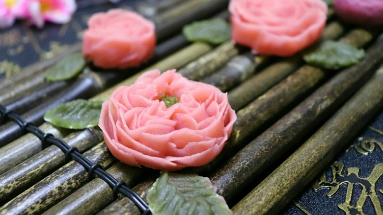 韩式裱花蔓越莓烟囱包,这个是奥斯汀玫瑰