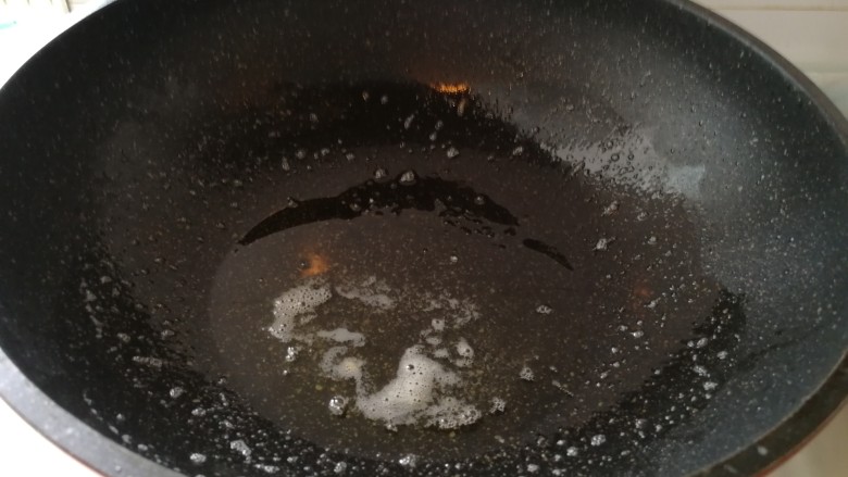 耗油青菜煎豆干,起油锅（多倒一点油）