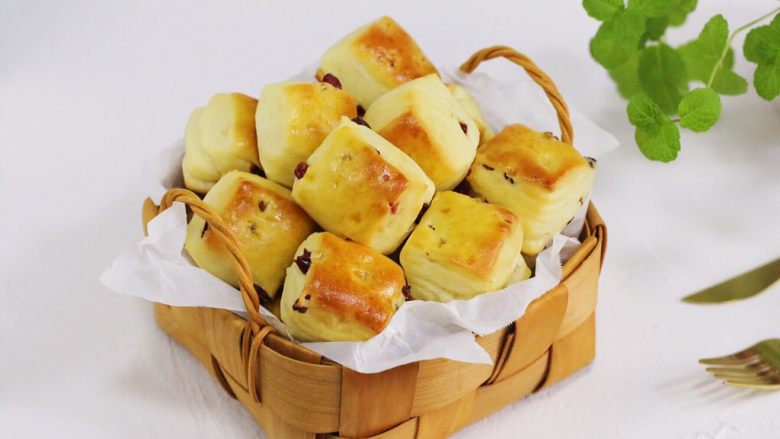 蔓越莓方块小面包,来享受美好的面包时光吧。