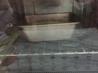杏仁磅蛋糕,烤箱140度30分钟，在转175度烤40分钟